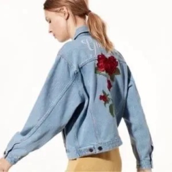 Aritzia TNA embroidered rose denim oversized jacket in size small - Picture 7 of 7